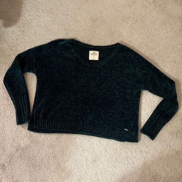 Dark green Hollister crop velvet top - Picture 2 of 4